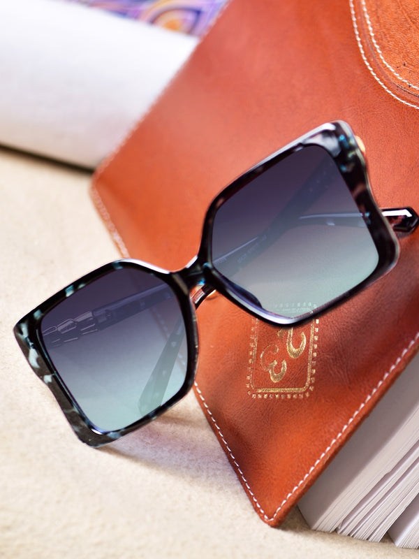 Celebrity Blue Polycarbonate Frame With Blue UV Protected Lens Oversized Sunglasses for Women_428-BL