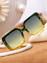 Celebrity Green Polycarbonate Frame With Green UV Protected Lens Oversized Sunglasses for Women_429-GR