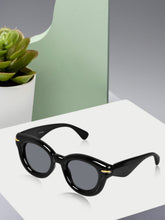 Celebrity Black Oval Plastic Sunglasses For Men CLSN25-87017-07