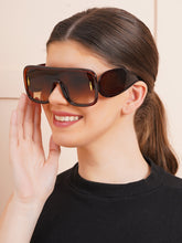 Celebrity Brown Oversized Plastic Sunglasses For Women CLSN25-86984-02