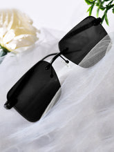 Celebrity Black Plastic and Metal Frame With Black UV Protected Lens Browline Sunglasses for Unisex_2661-BK